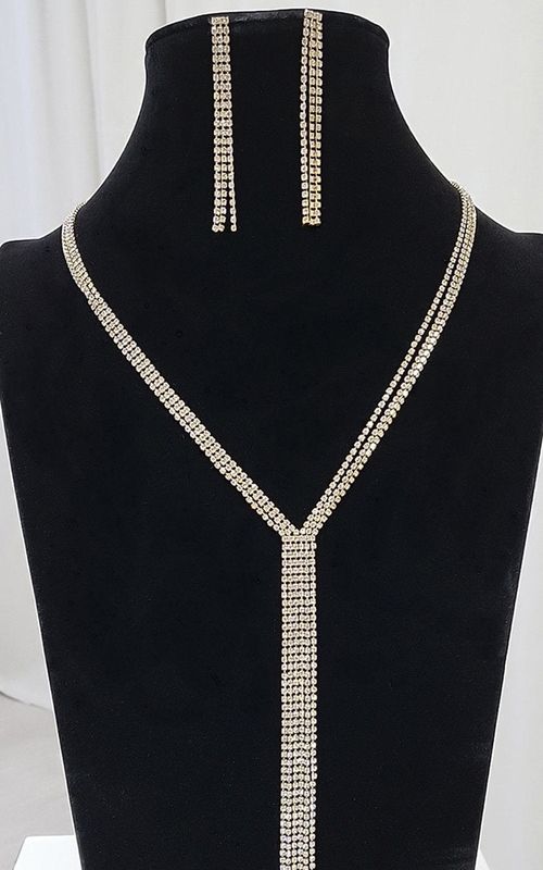 Sparkling Holiday Elegance: Stunning Diamante Jewelry Set for Festive Flair